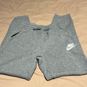 EUC Nike Club Sweatpants Boys Large